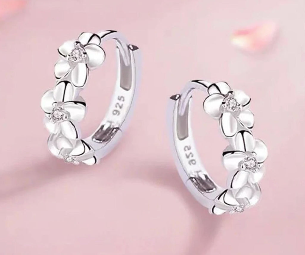 Ohrringe aus 925er Sterling-Silber, süßes Blumendesign, 1,0cm